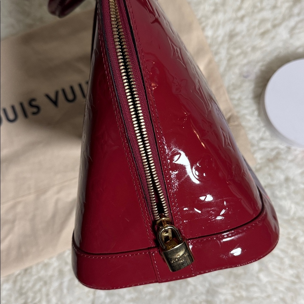 Louis Vuitton Cherry Red Vernis Alma bag purse.like new with certificate - Picture 4 of 17